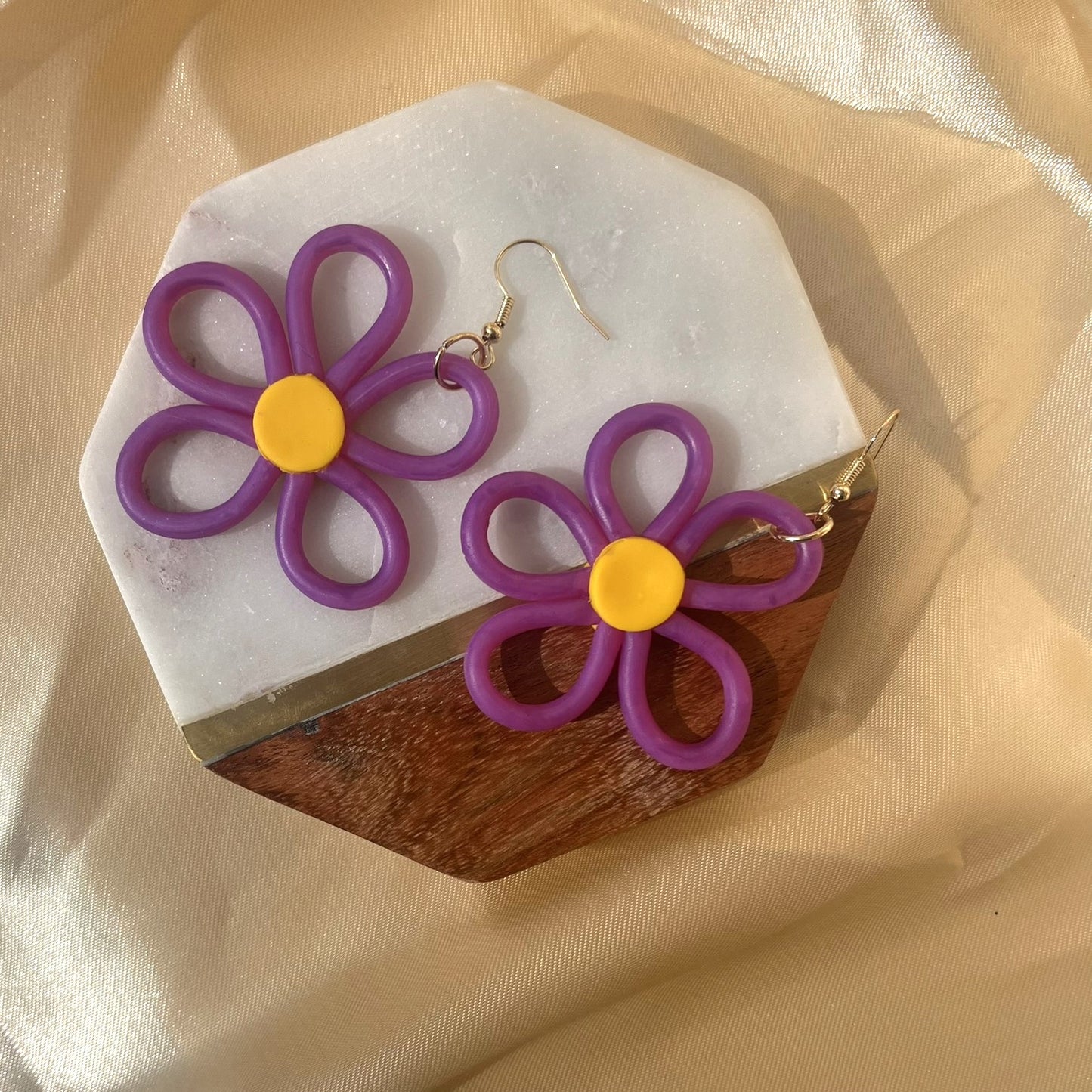 Pink to Purple Daisy Earrings