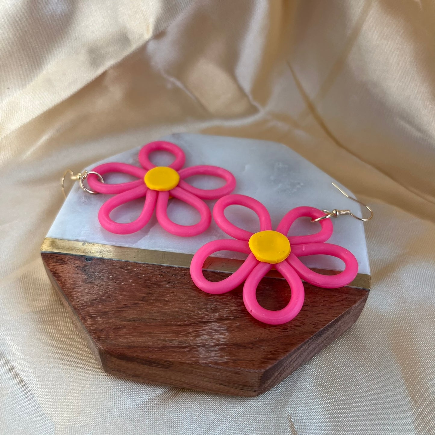 Pink to Purple Daisy Earrings
