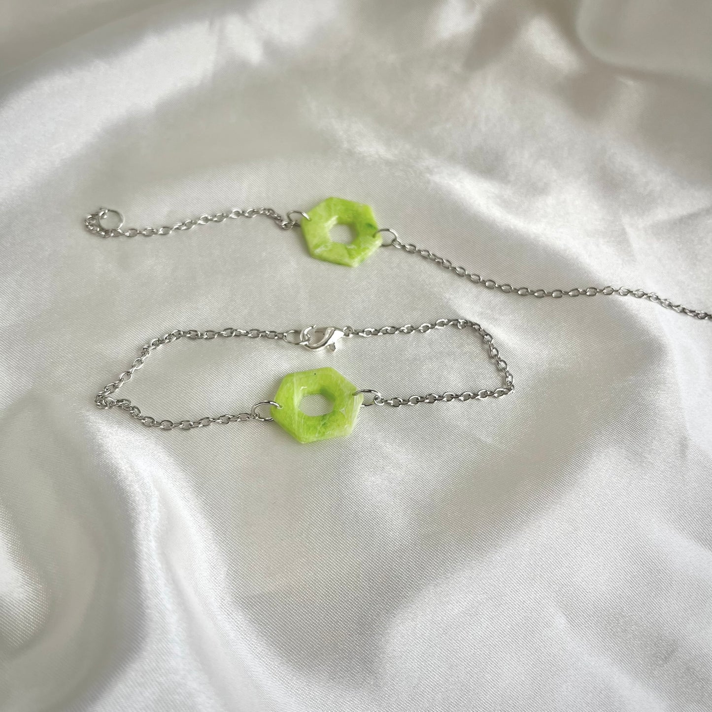 Hexagon Ring Green Bracelet